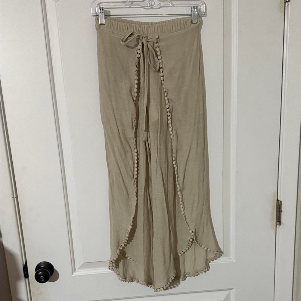 Elegant Beige Women's Skirt